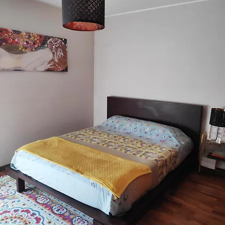 Quarto em Acomodações Particulares Beautiful Location By The Beach, With 2 Cats *