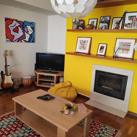 Quarto em Acomodações Particulares Beautiful Location By The Beach, With 2 Cats Porto